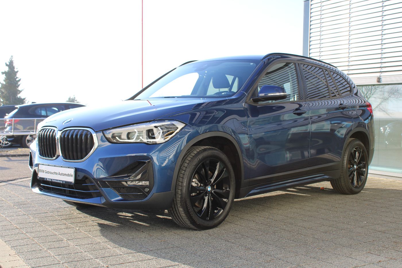 BMW X1 sDrive18i Sport Line LED Navi HeadUp PDC