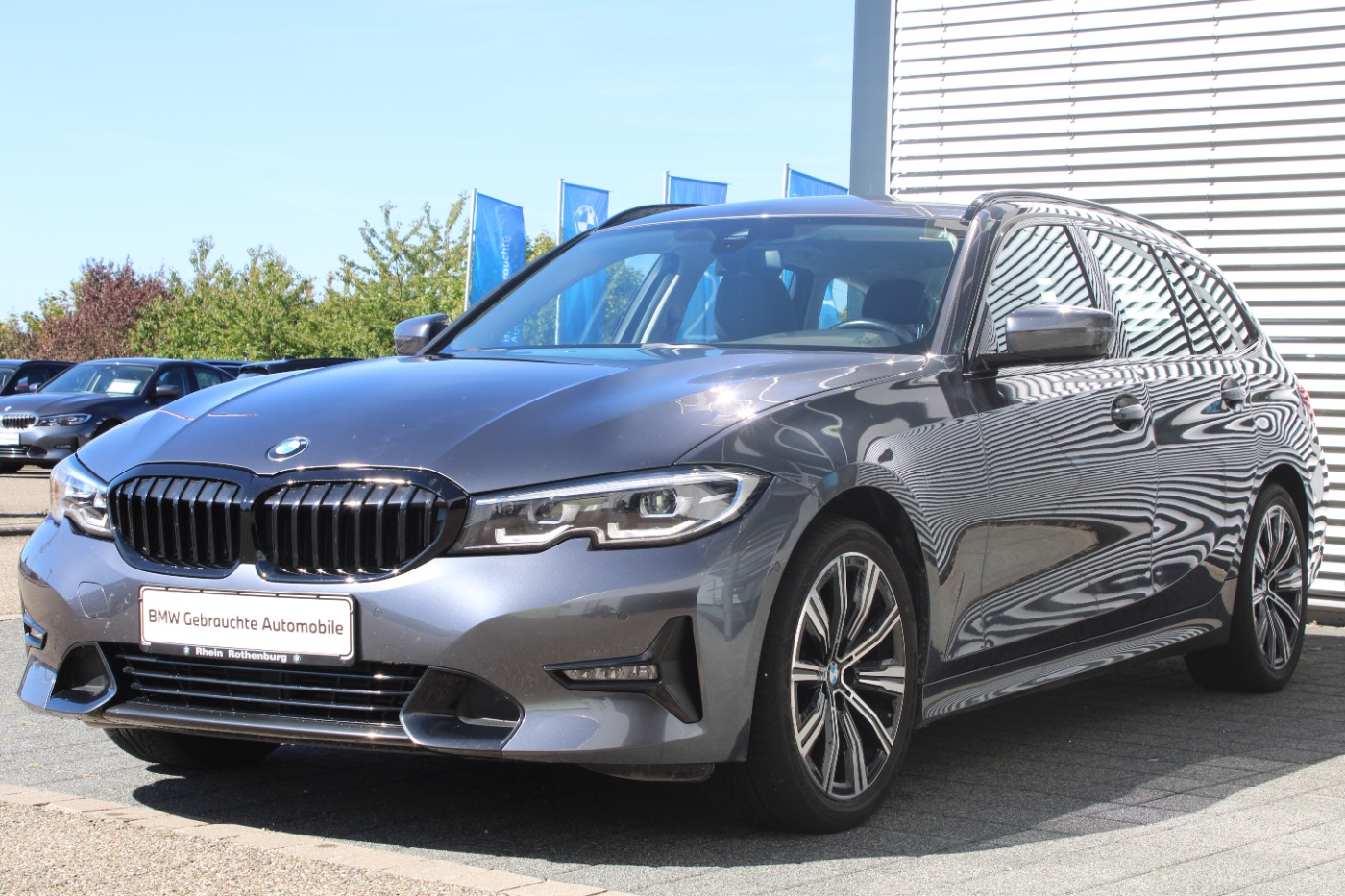 BMW 320d Touring Sport Line Navi LED LIVE DAB Kamera