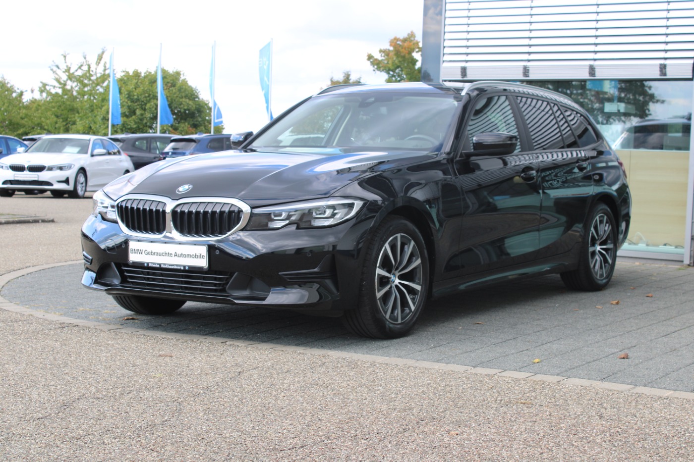 BMW 318i Touring Advantage Navi LED AHK LiveCockpit