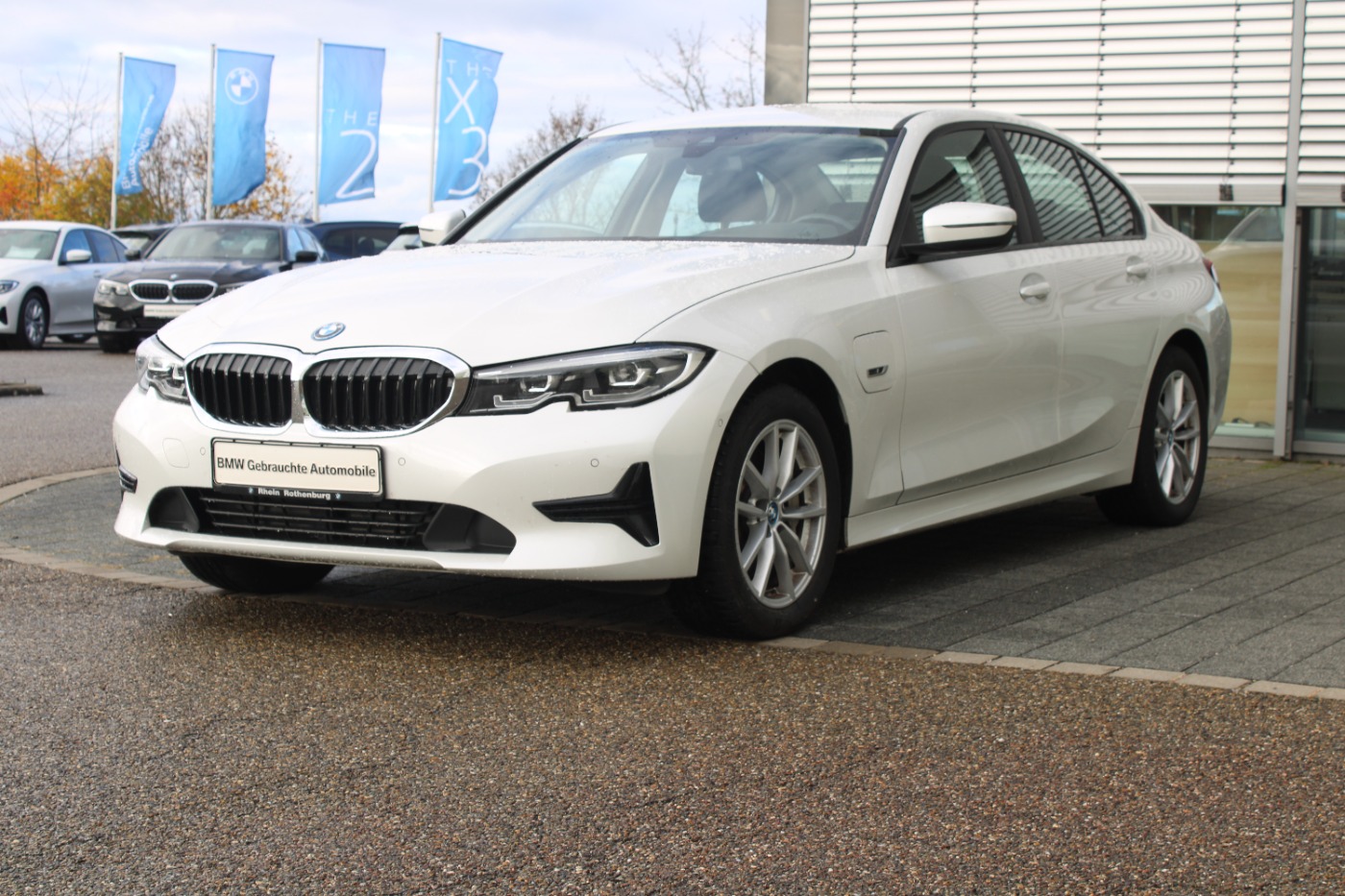 BMW 330e xDrive Limo Advantage LiveProf HeadUp AHK