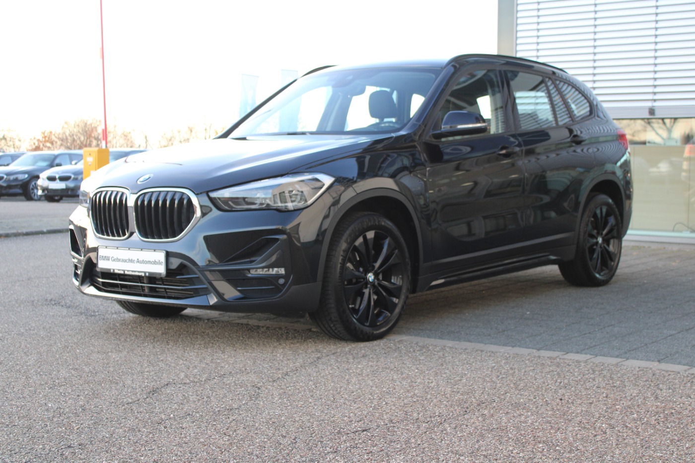 BMW X1 xDrive20d Sport Line Navi AdLED AHK SH Tempo