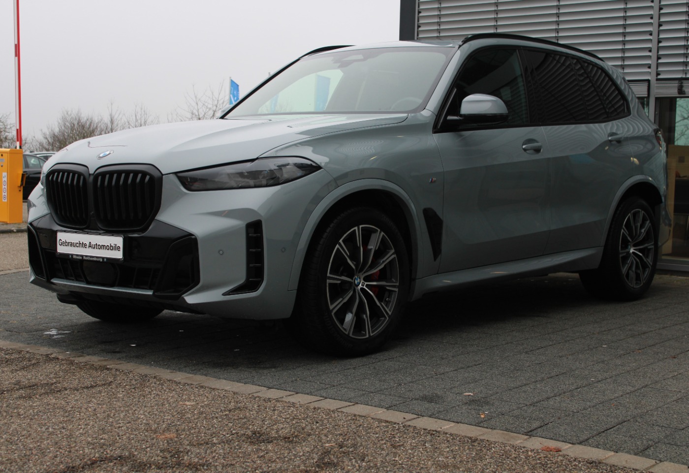 BMW X5 xDrive30d M Sport pro 7-Sitzer Pano AHK Inno