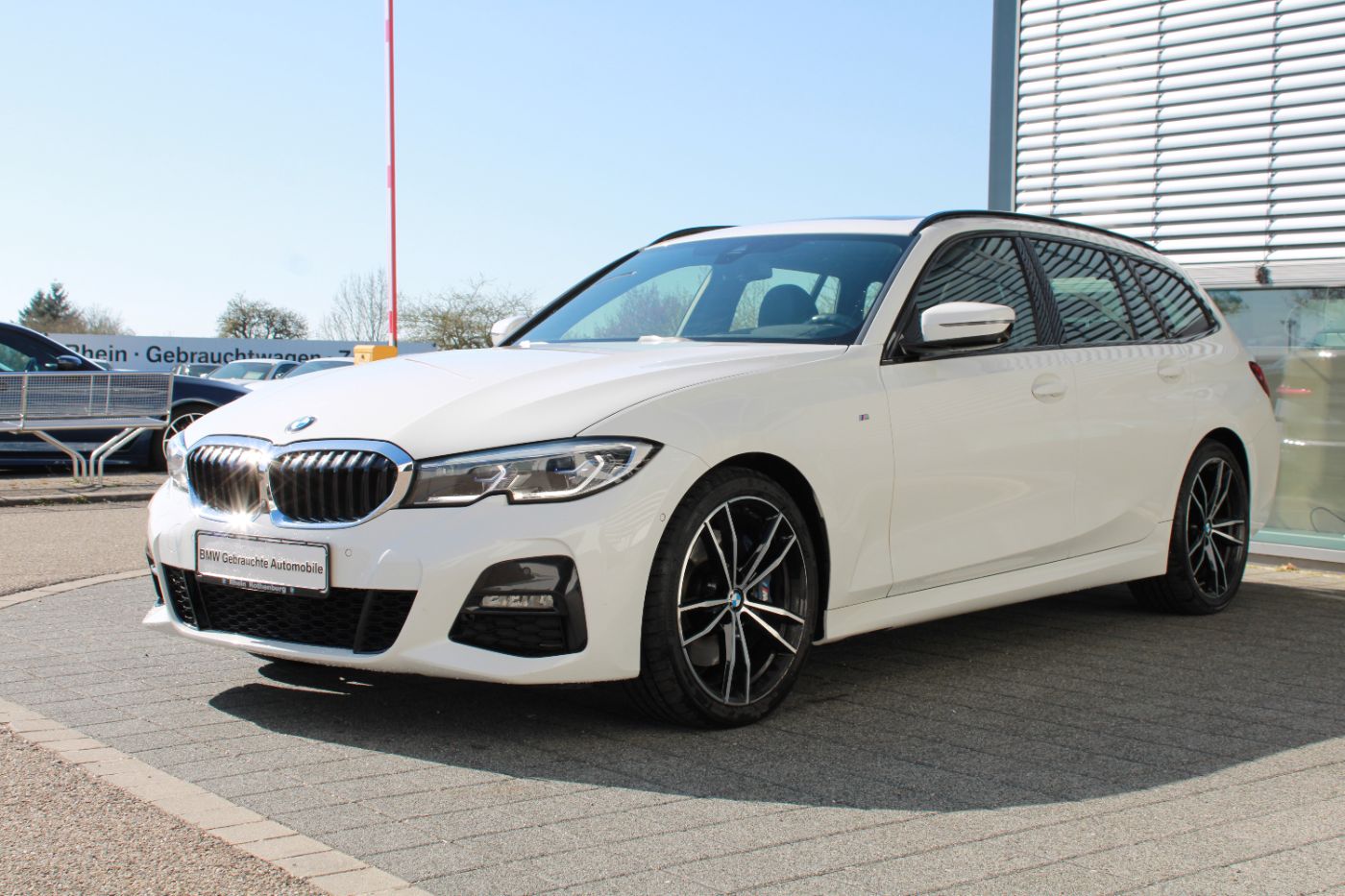 BMW 330d xDrive Tour M Sport Navi LED LIVE Inno HUD