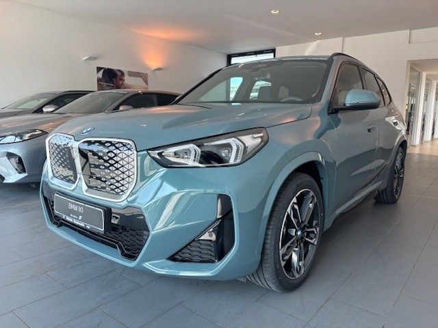 BMW iX1 xDrive30 M Sportpaket