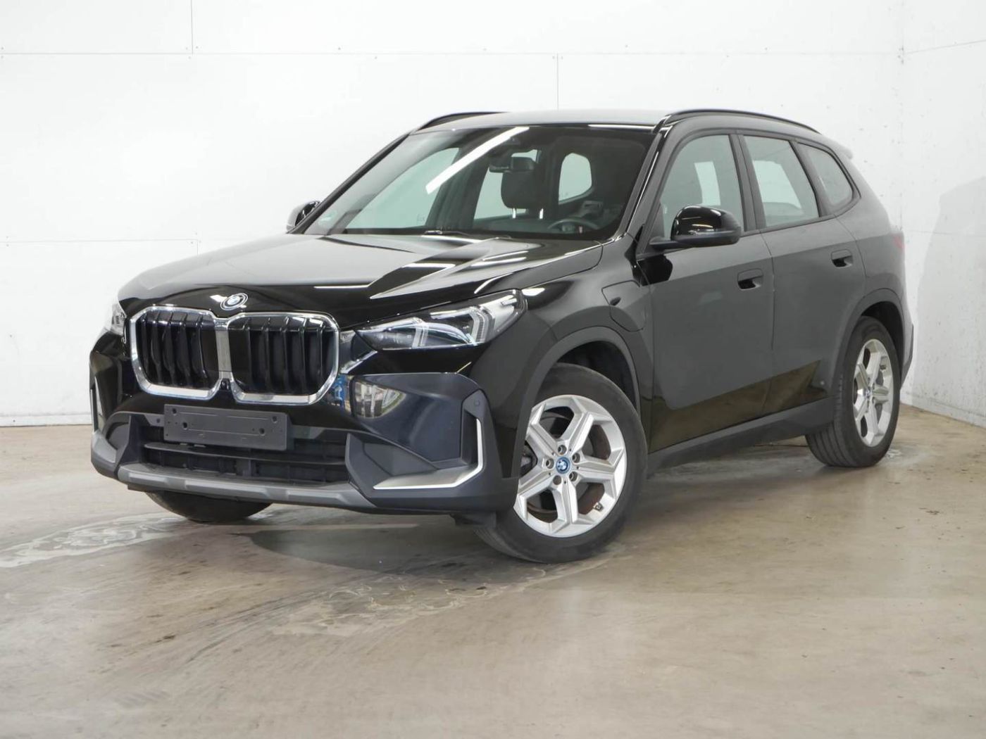 BMW X1 xDrive25e SAG AHK/LED+/HUD/LHZ/K-ZUG/SH/360