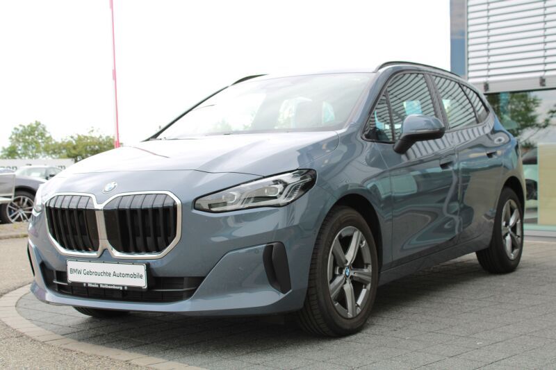 BMW 218i Active Tourer NAVI LED DAB Kamera KompfZg.