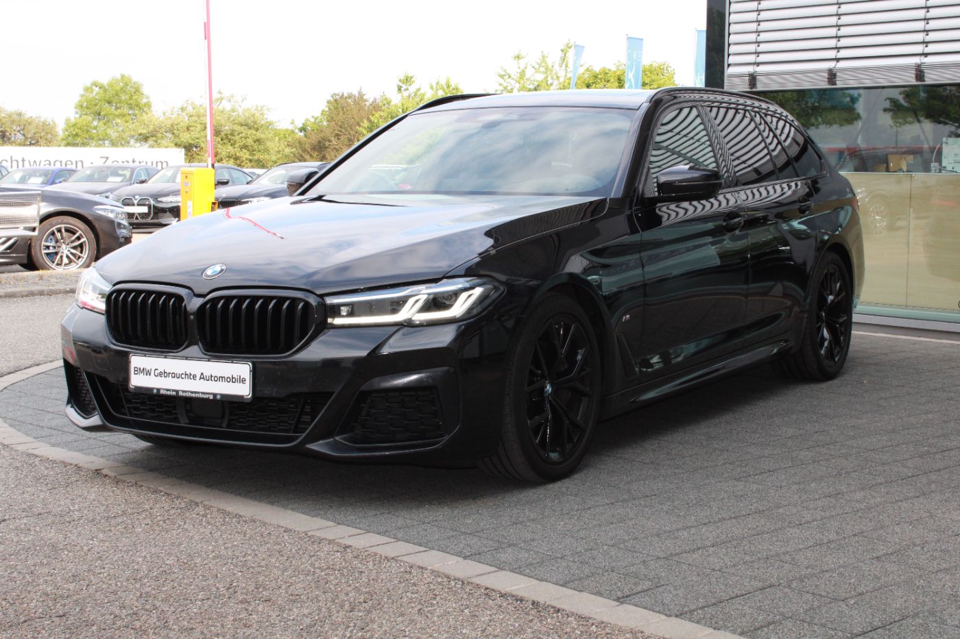 BMW 530d xDrive M Sport Laser HeadUp Pano AHK ACC