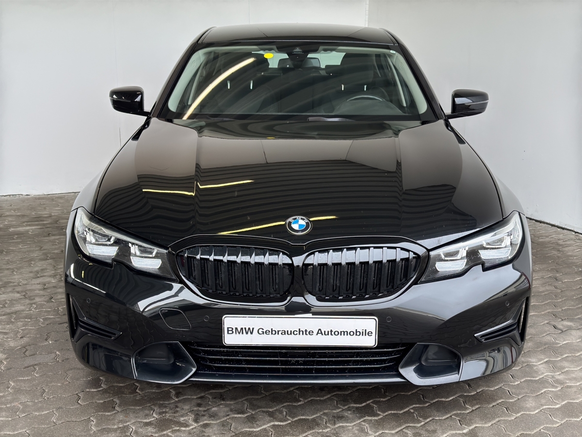 BMW 320iA Limousine Sport Line Navi.LED.DiveAs.Rükam