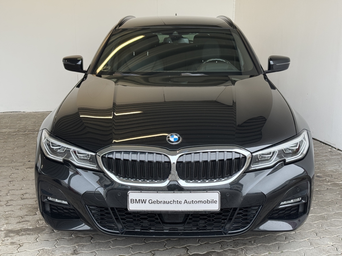 BMW 318iA Tour. M Sport LiveCock.Laserl.HUD.AHK.Keyl