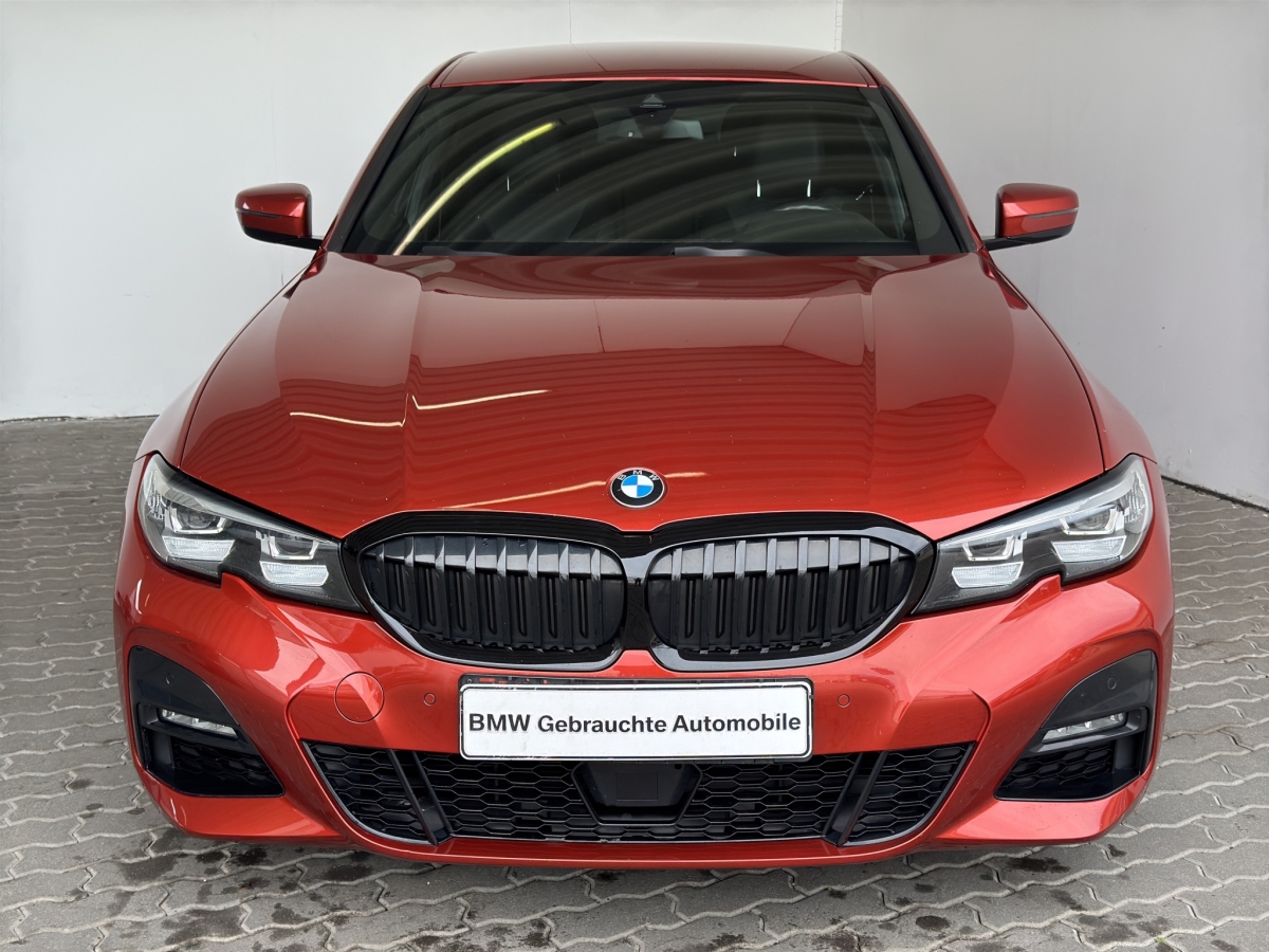 BMW 320dA Lim. M Sport LED.Navi.AHK.M-LR.Ambiente