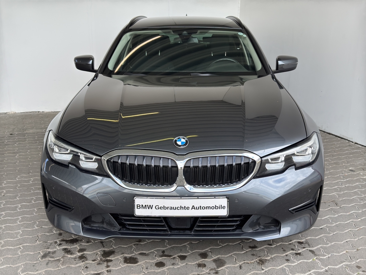 BMW 330dA xDrive Tour. Advantage LiveCock.AHK.DriveA