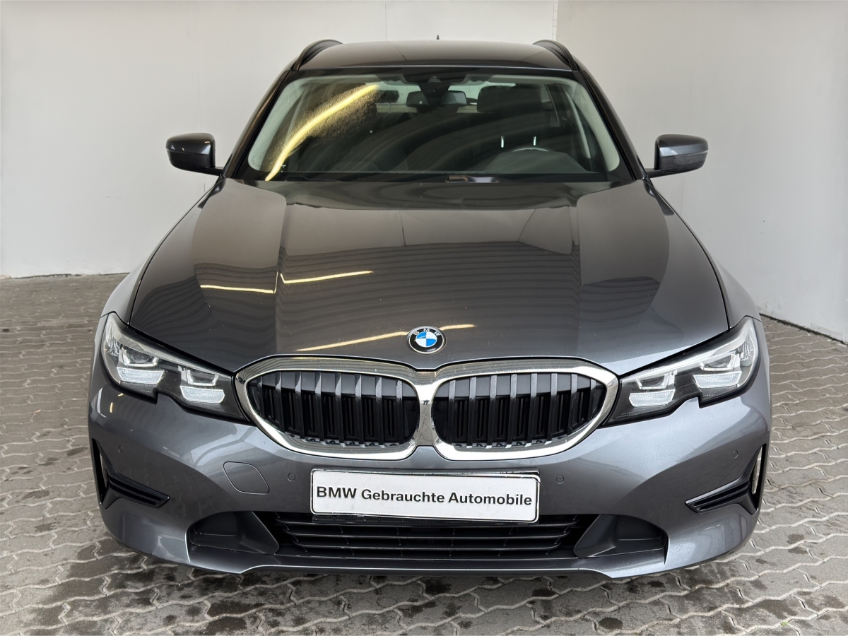 BMW 320dA xDrive Tour. Advantage LiveCock.AHK.PDC.SH