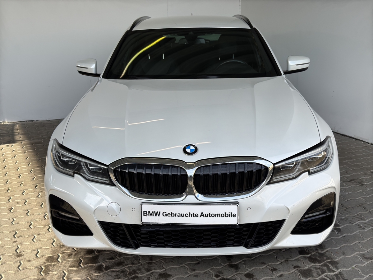 BMW 320dA xDrive Tour. M Sport LiveCock.Standh.AHK.