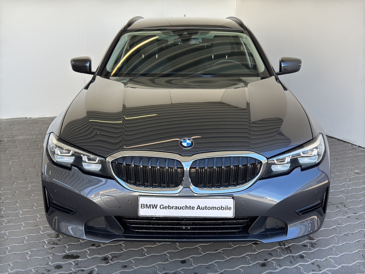 BMW 320dA xDrive Tour. Advantage LiveCock.AHK.PDC.SH