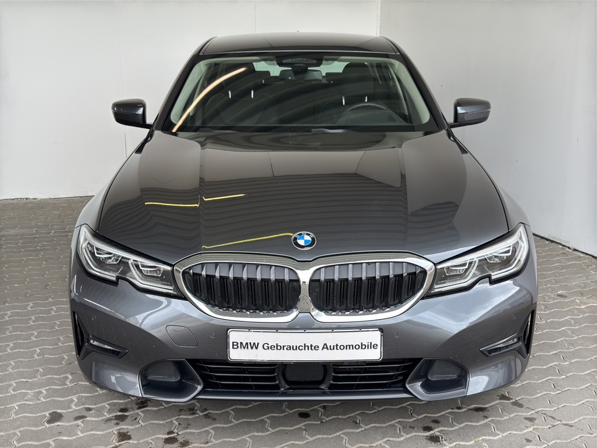 BMW 330e Lim. Sport Line LiveCock.Laserl.HUD.ParkAss