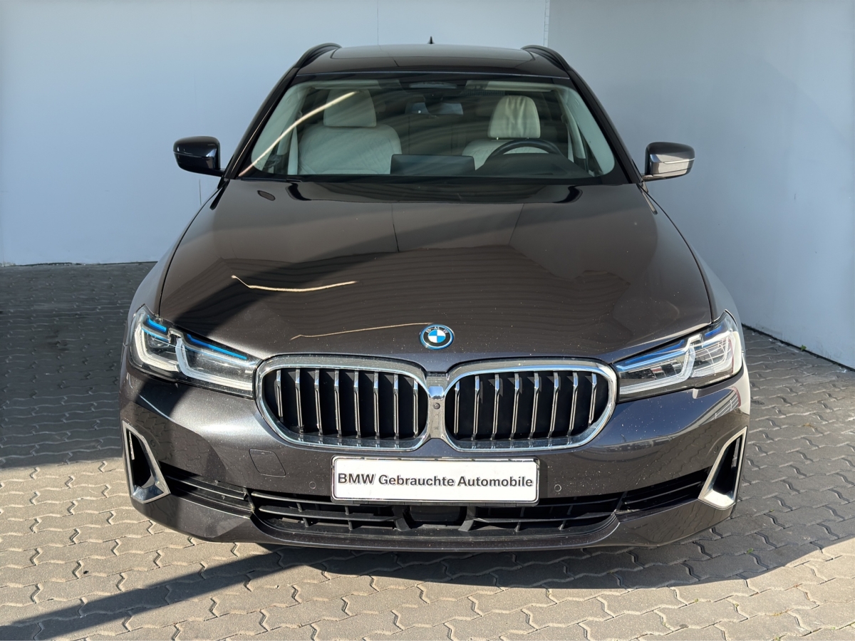 BMW 530e xDrive Tour. Luxury Line Navi.Laserl.AHK.GD
