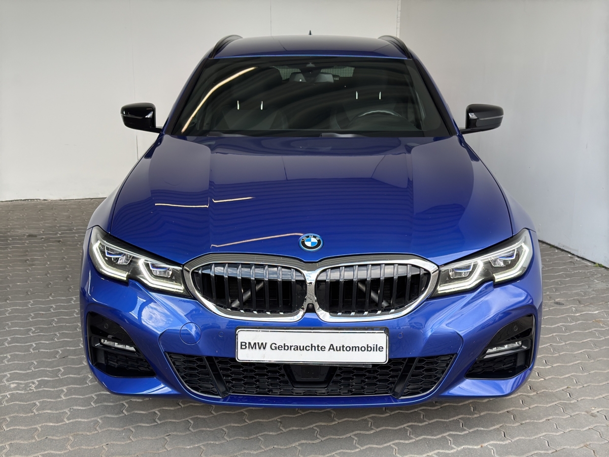 BMW 320e xDrive Tour. M Sport Navi.Laser.ACC.360