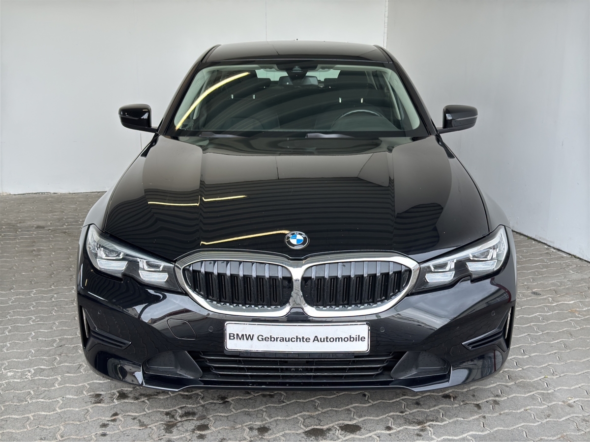 BMW 318dA Lim. Advantage LiveCock.PDC.SHZ.Tempo.DuLa