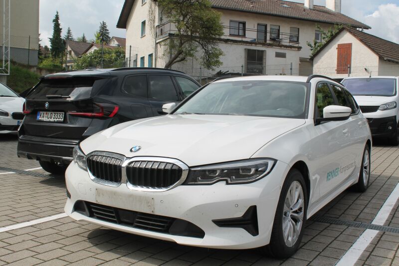BMW 320d xDrive Tour. Advantage Navi.LED.ACC.AHK.DAB