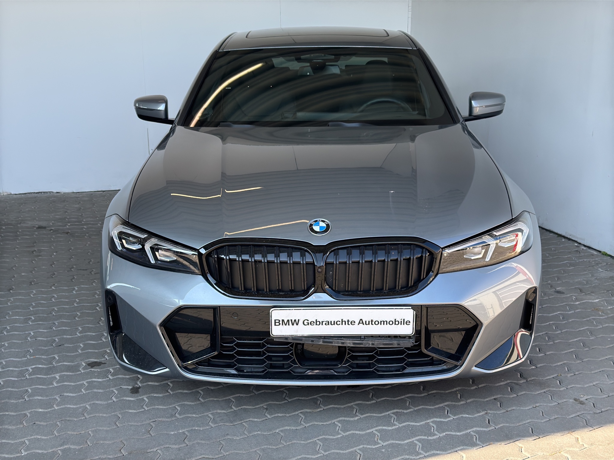 BMW 330i Lim. M Sport Navi.LED.360.ACC.Glasdach.DAB