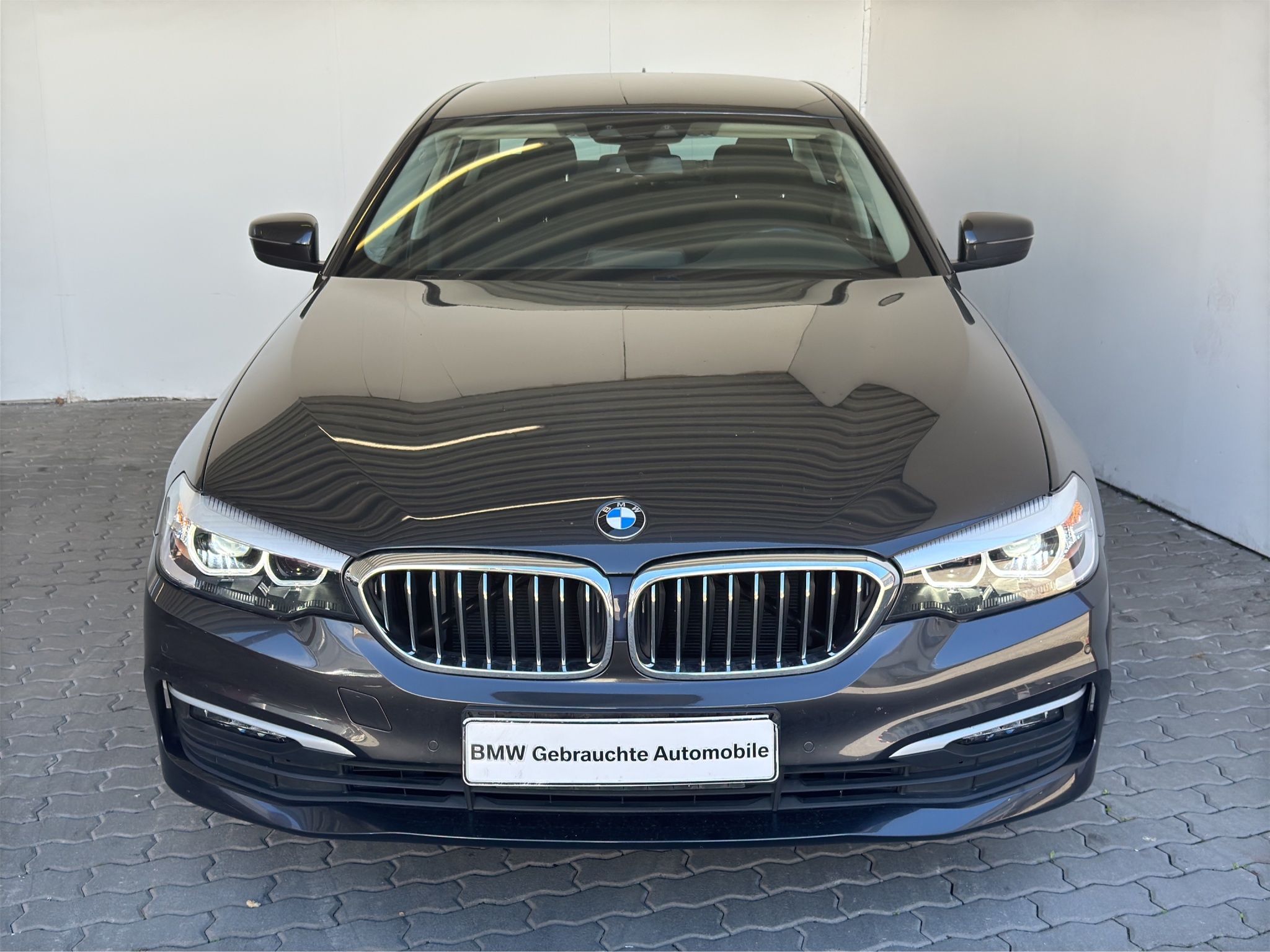 BMW 520iA Lim. Navi.LED.RFK.Sport-LR.Sitzheiz.RüKam