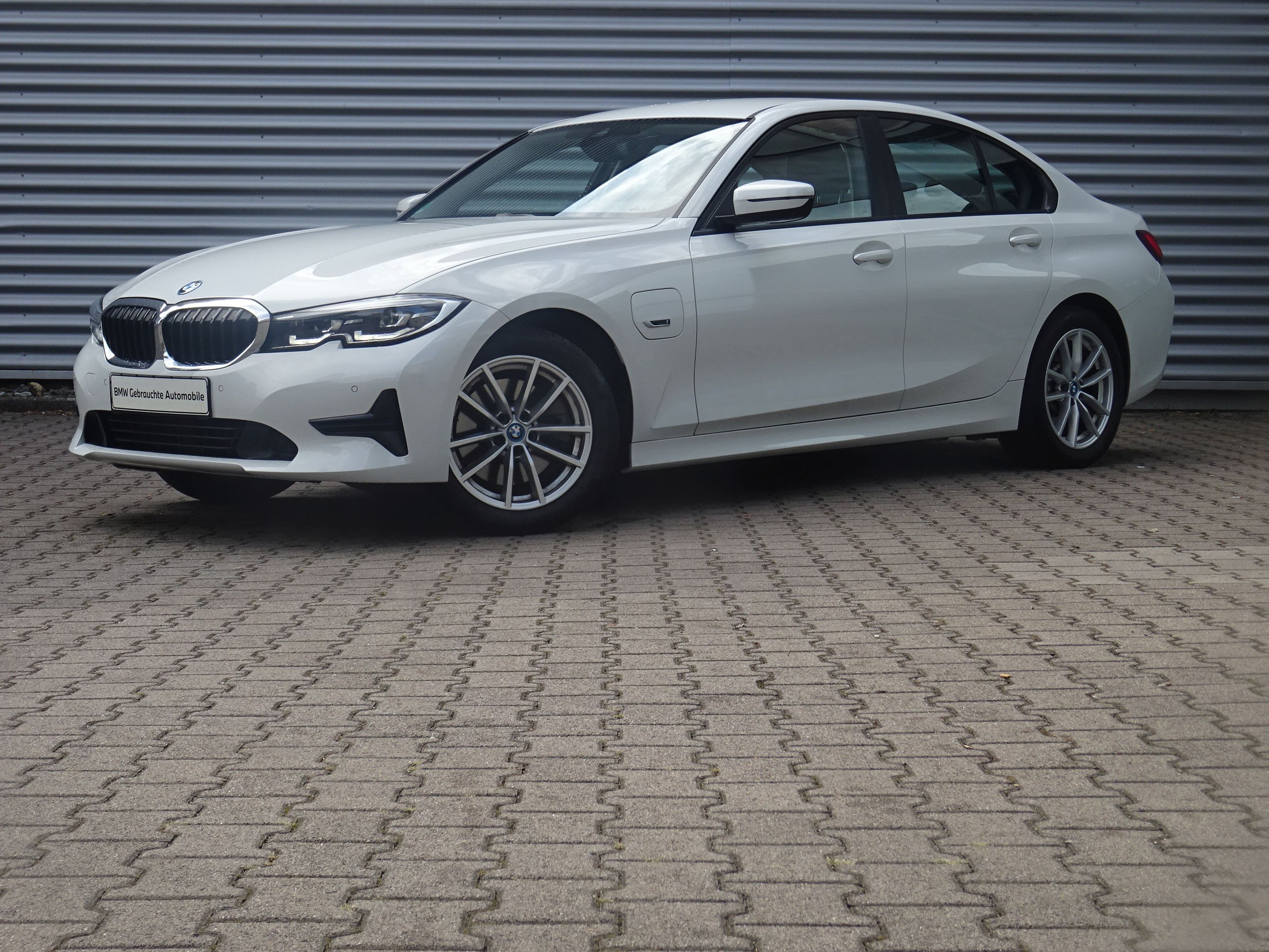 BMW 320e Lim. Advantage erwLED LivePro CarPlay AHK
