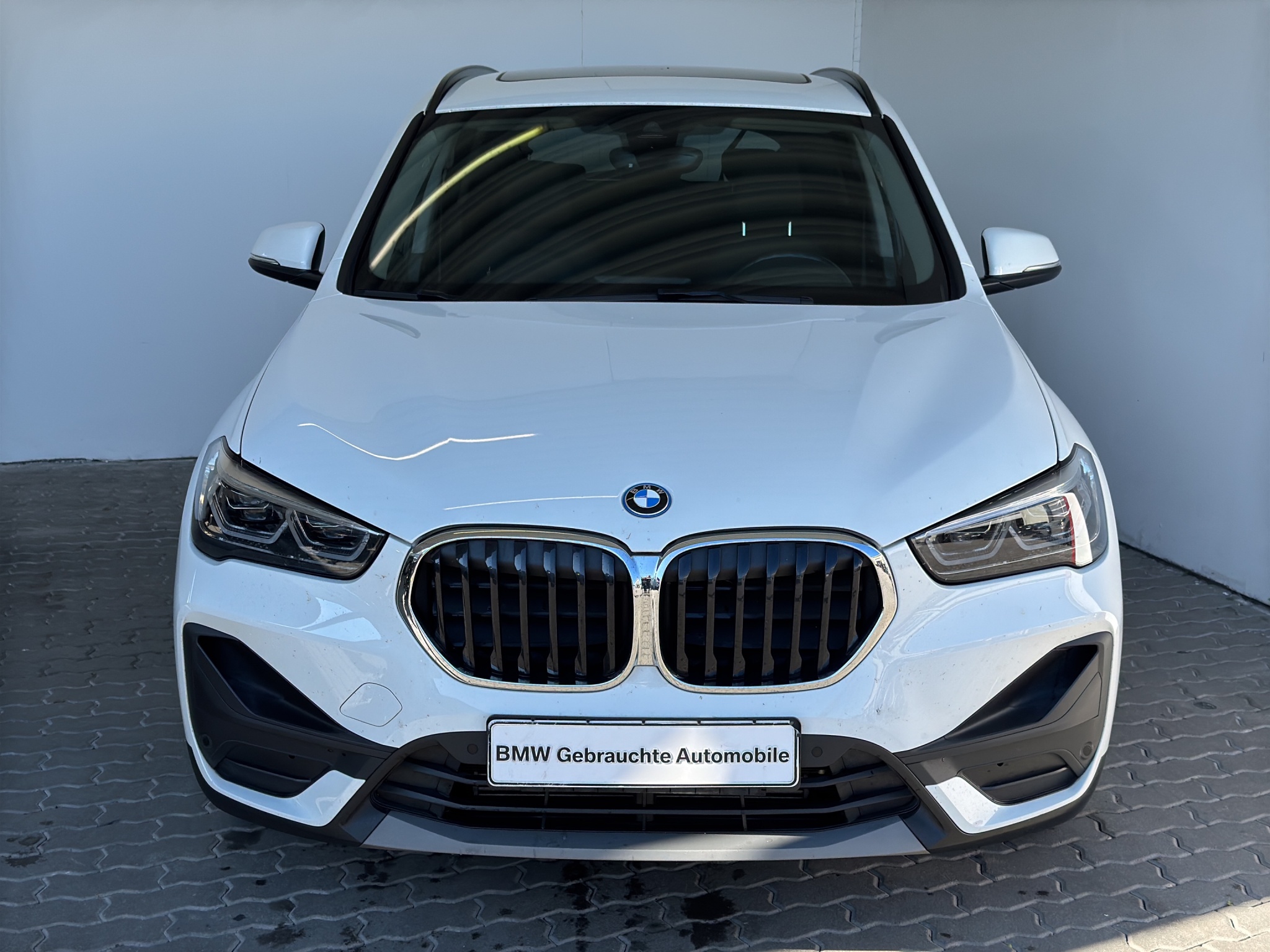 BMW X1 xDrive25e Navi.LED.GSD.Apple.DriveAss.ParkAss