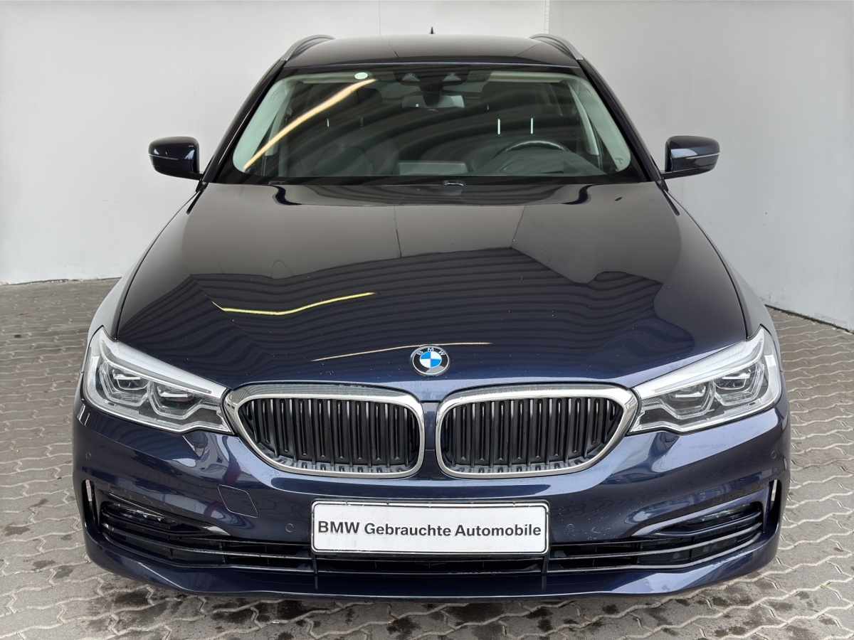 BMW 530iA Tour. Sport Line Navi.LED.HuD.DriveAs.PaAs