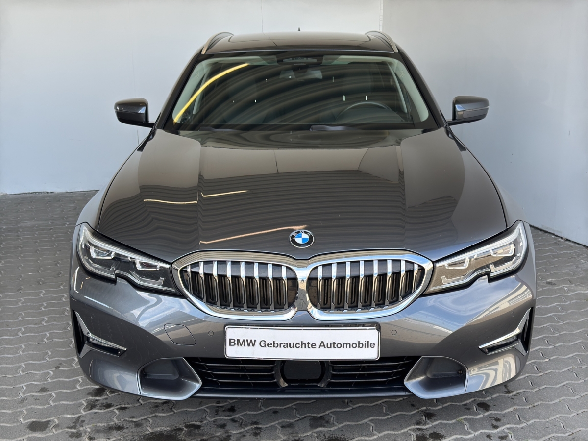 BMW 330dA Tour. Luxury Line LiveCokProf.H&K.AHK.PGSD