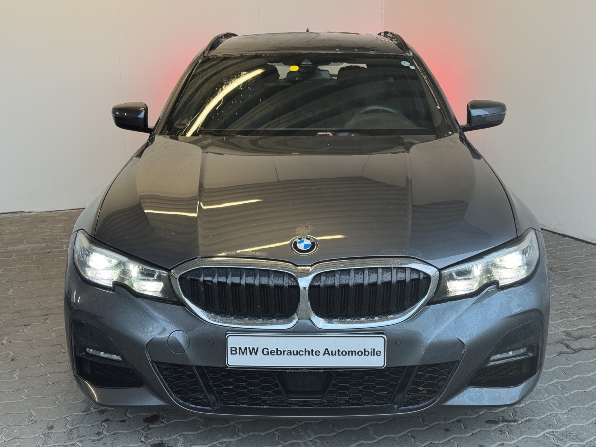 BMW 320dA xDrive Tour. M Sport LiveCock.ACC.ParkAss.