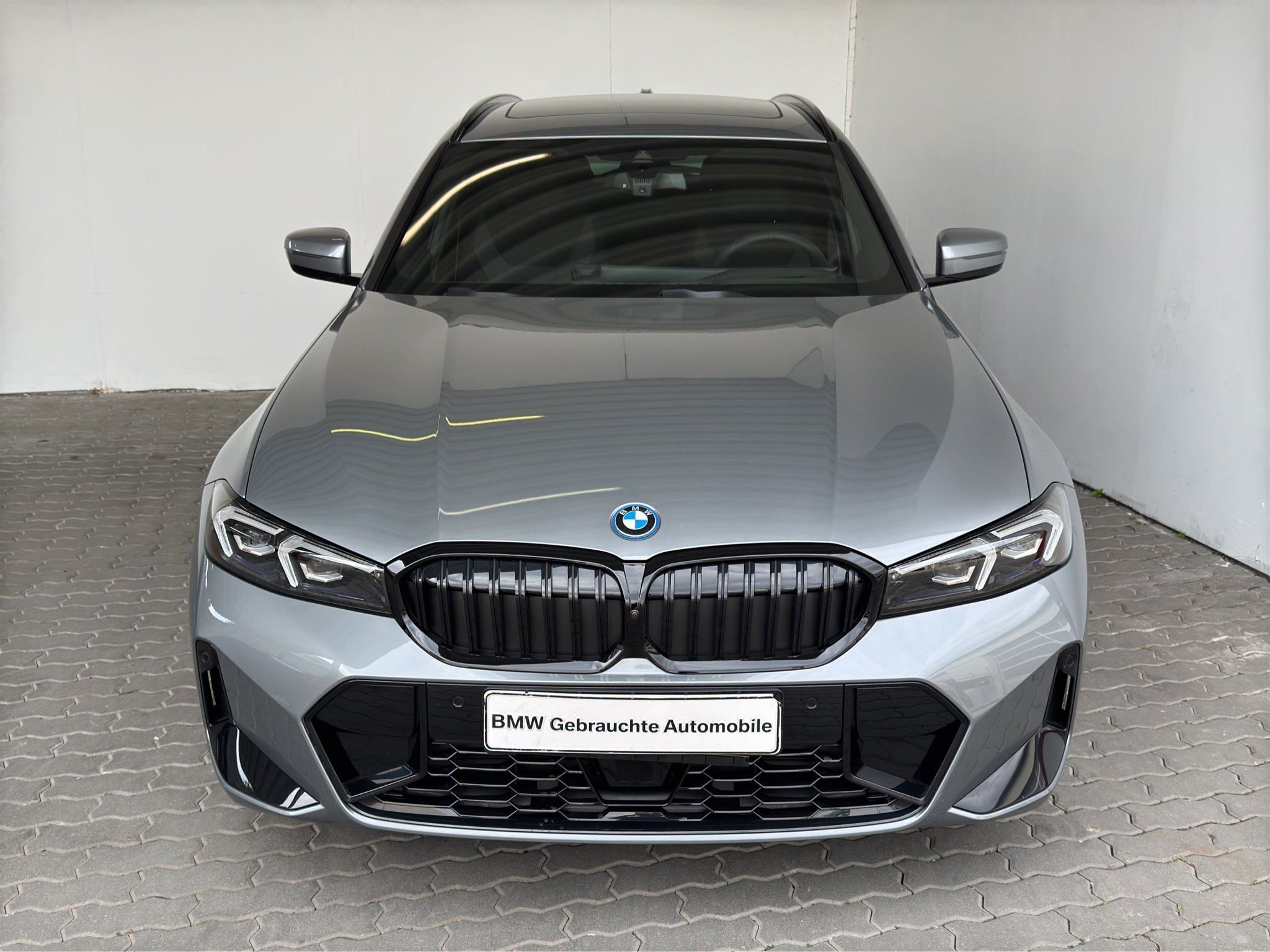 BMW 330e Touring M SPORT PRO !! HERBSTKNALLER !!