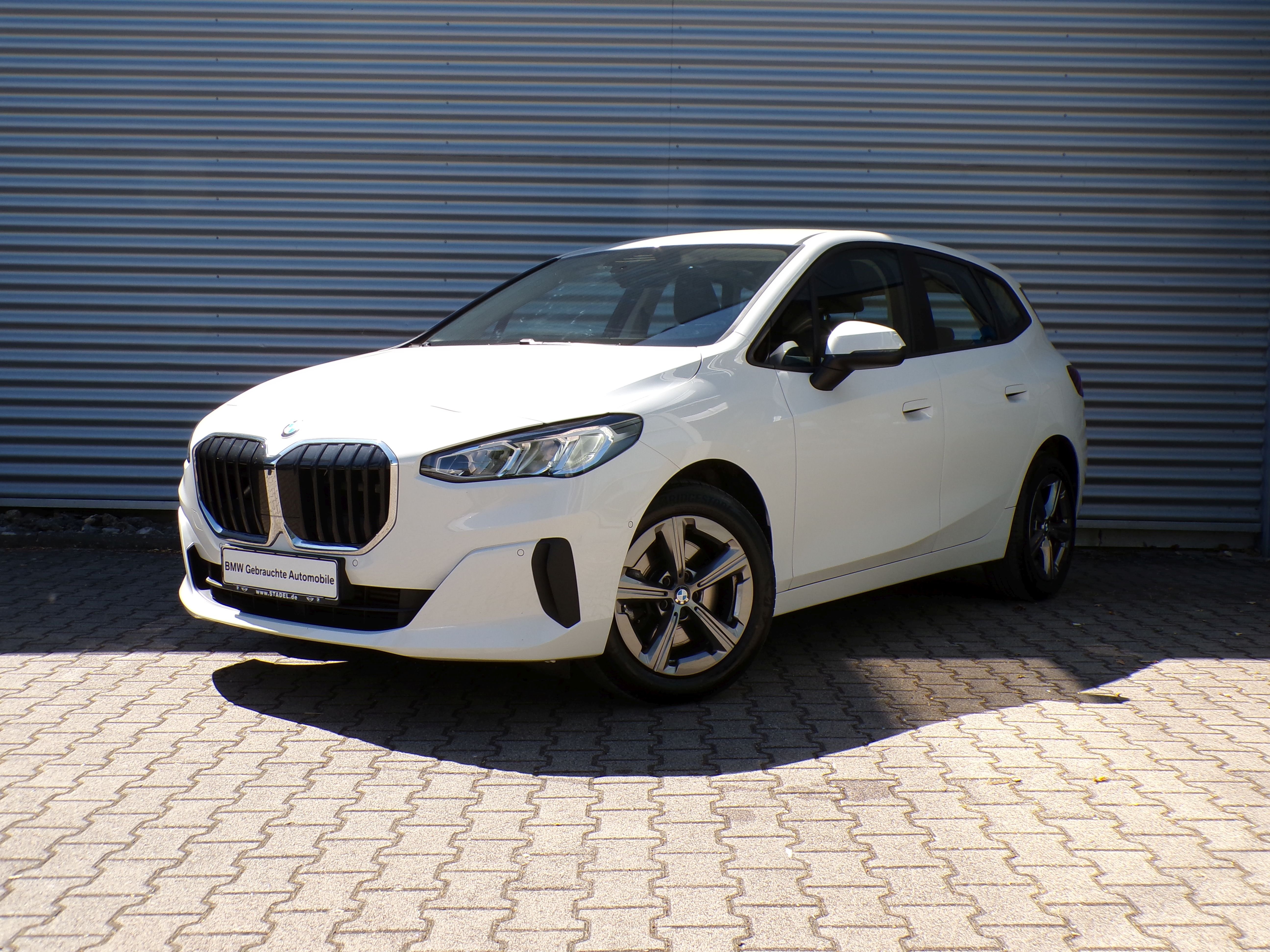 BMW 223i Active Tourer Navi CarPlay Kamera AHK SH LM