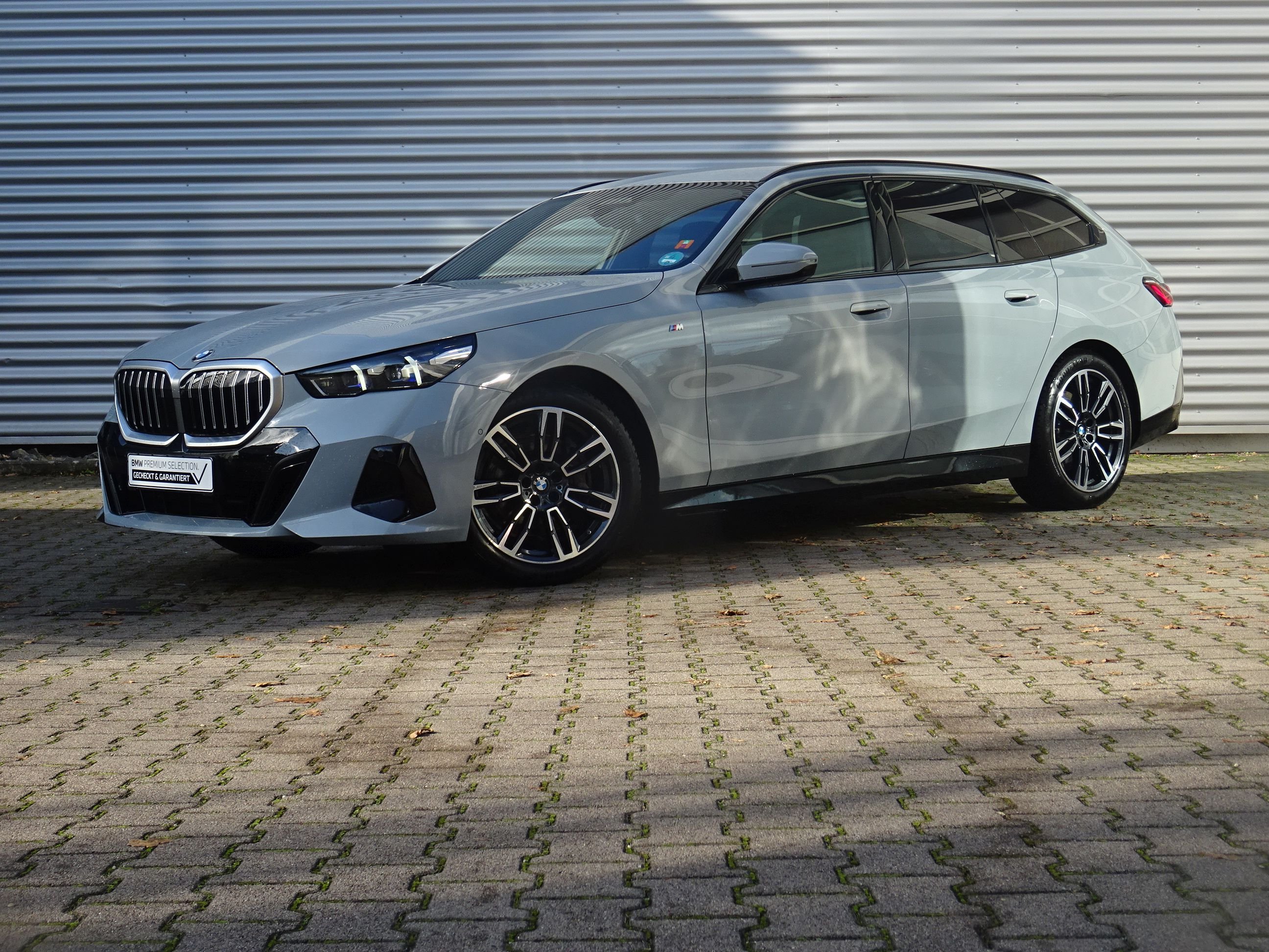 BMW 540d xDrive Tour. M Sport AB-Assist AHK B&W 360