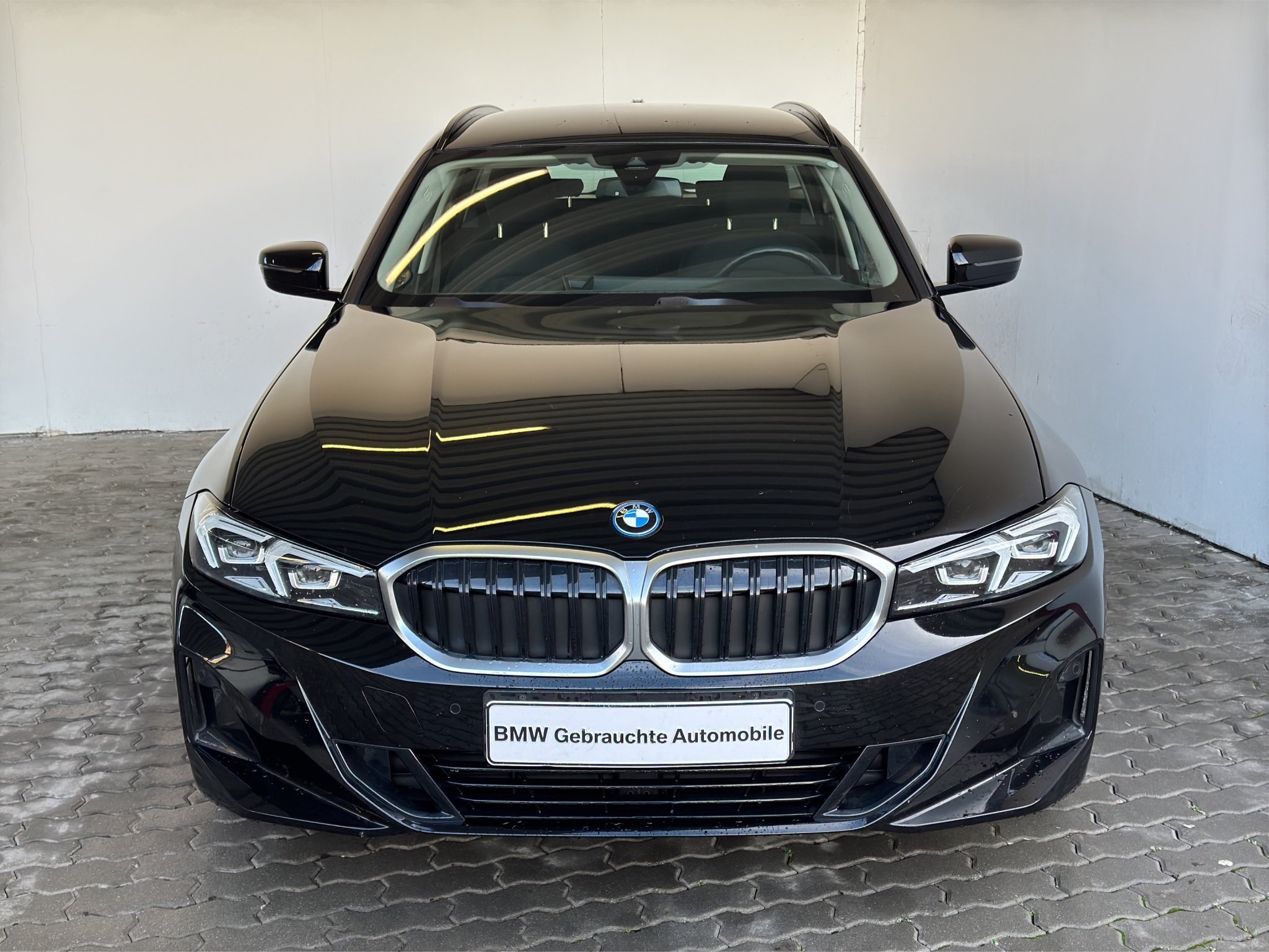 BMW 320e Tour. NaviProf.ParkAss.Klimaaut.Tempo.SHZ.