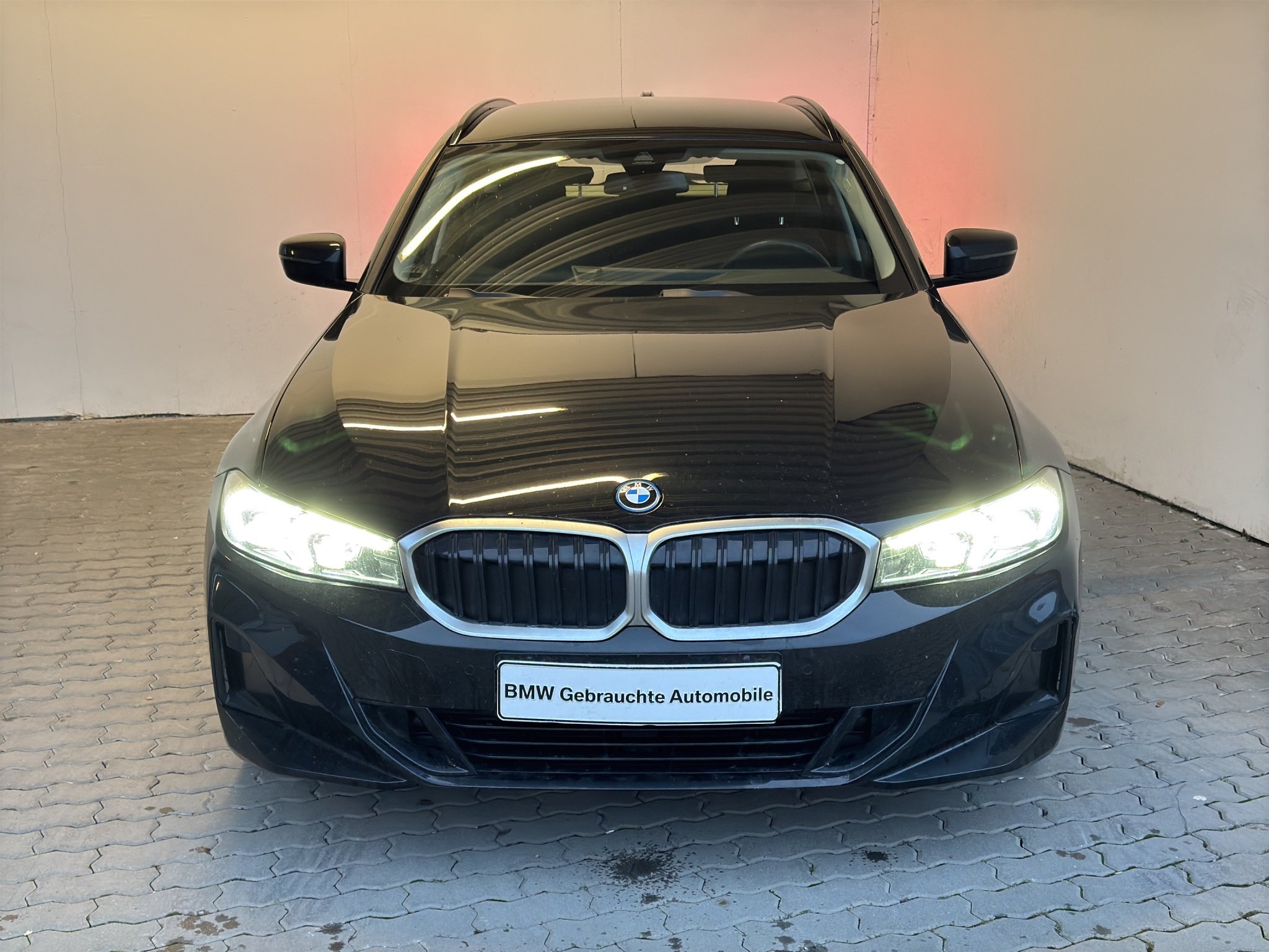 BMW 320e Tour. NaviProf.PDC.Tempo.Klimaaut.DAB.SHZ.