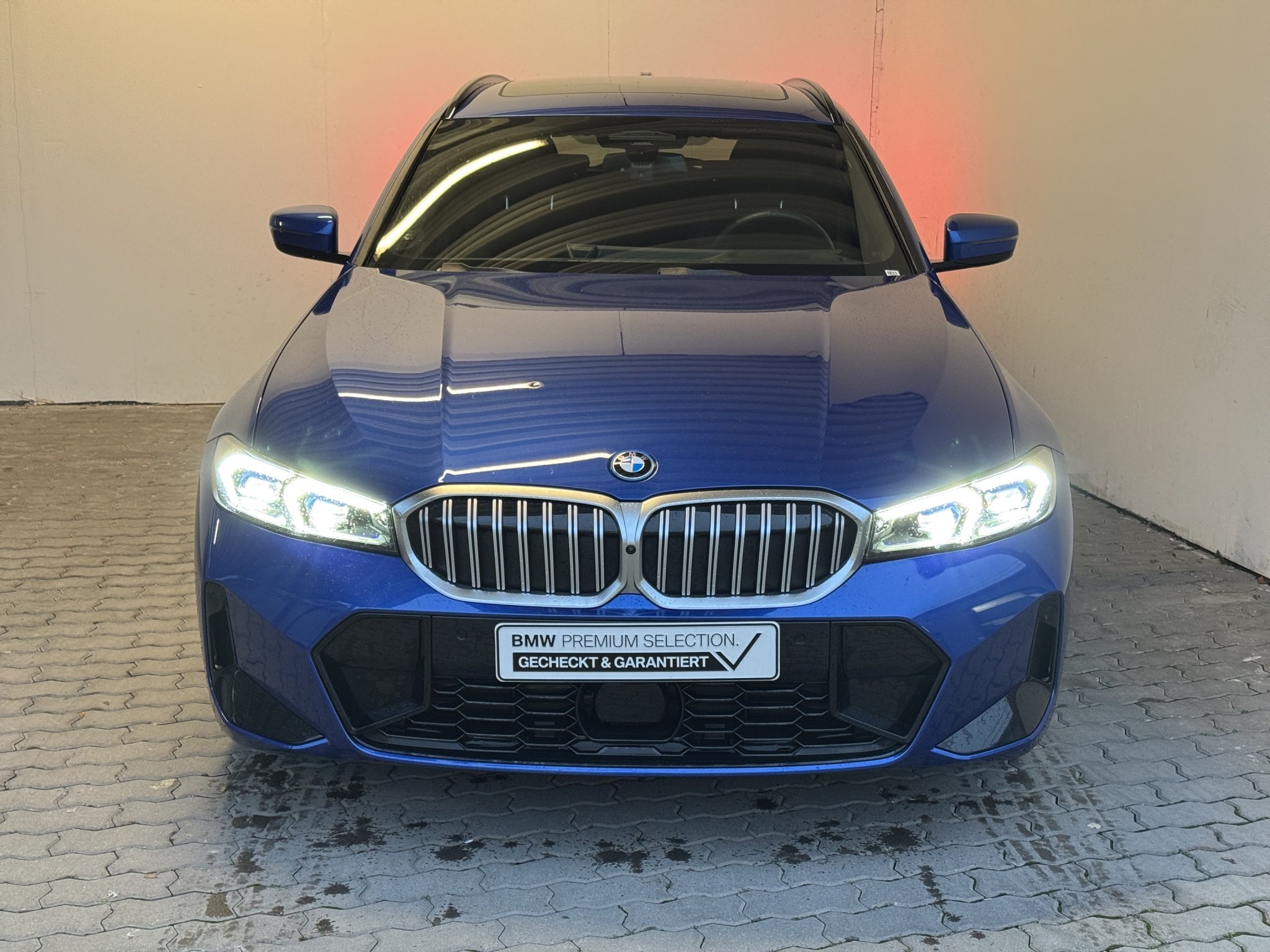 BMW 330e Tour. M Sport LiveCock.LED.AHK.PGD.Keyl.SHZ