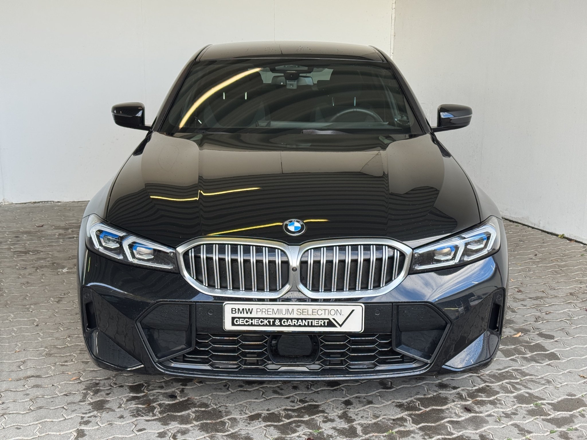 BMW 320dA xDrive Lim. M Sport LiveCock.LED.ParkAss.
