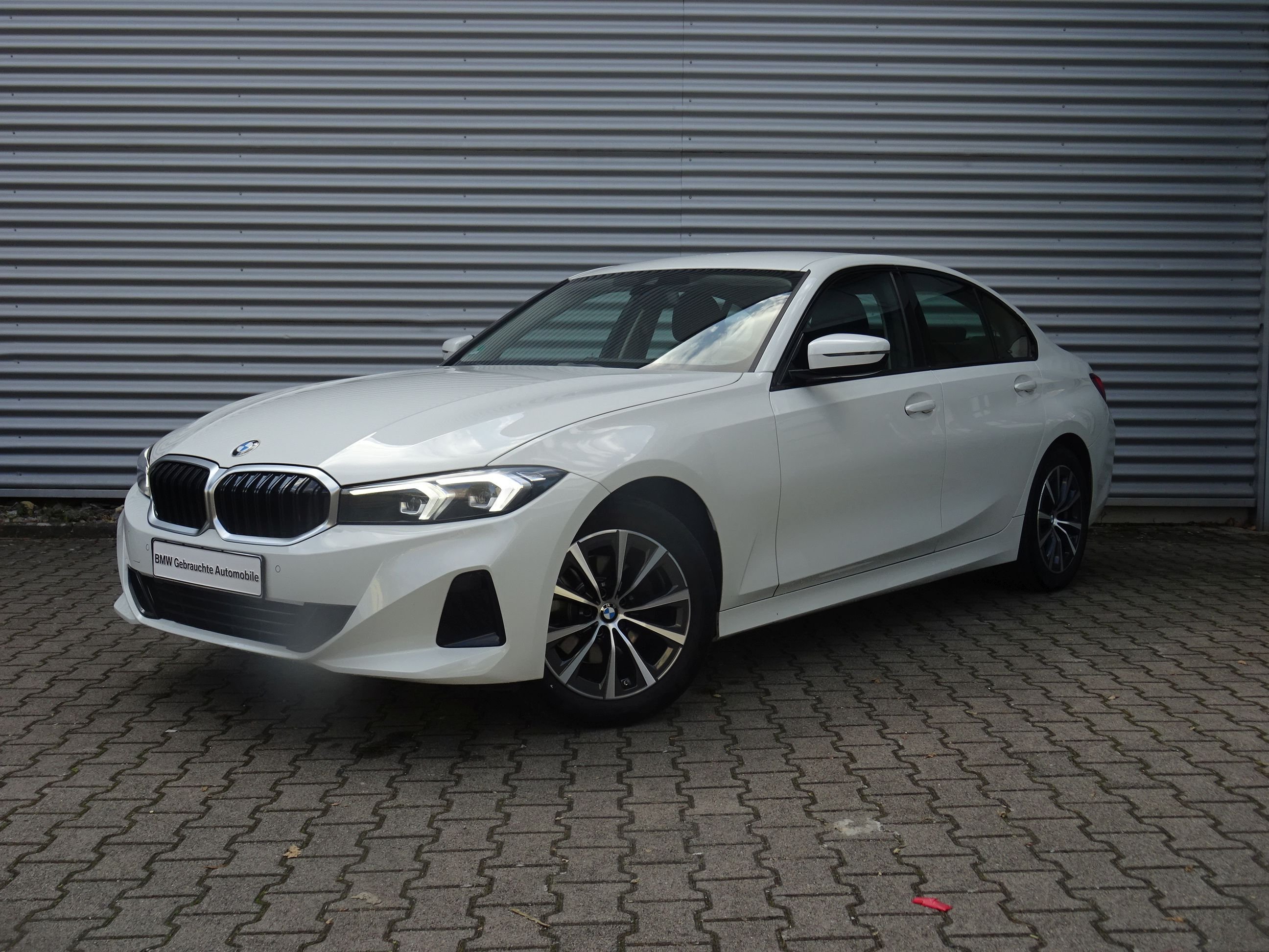 BMW 320i Lim. Facelift Widescreen LM Ambientes-Li