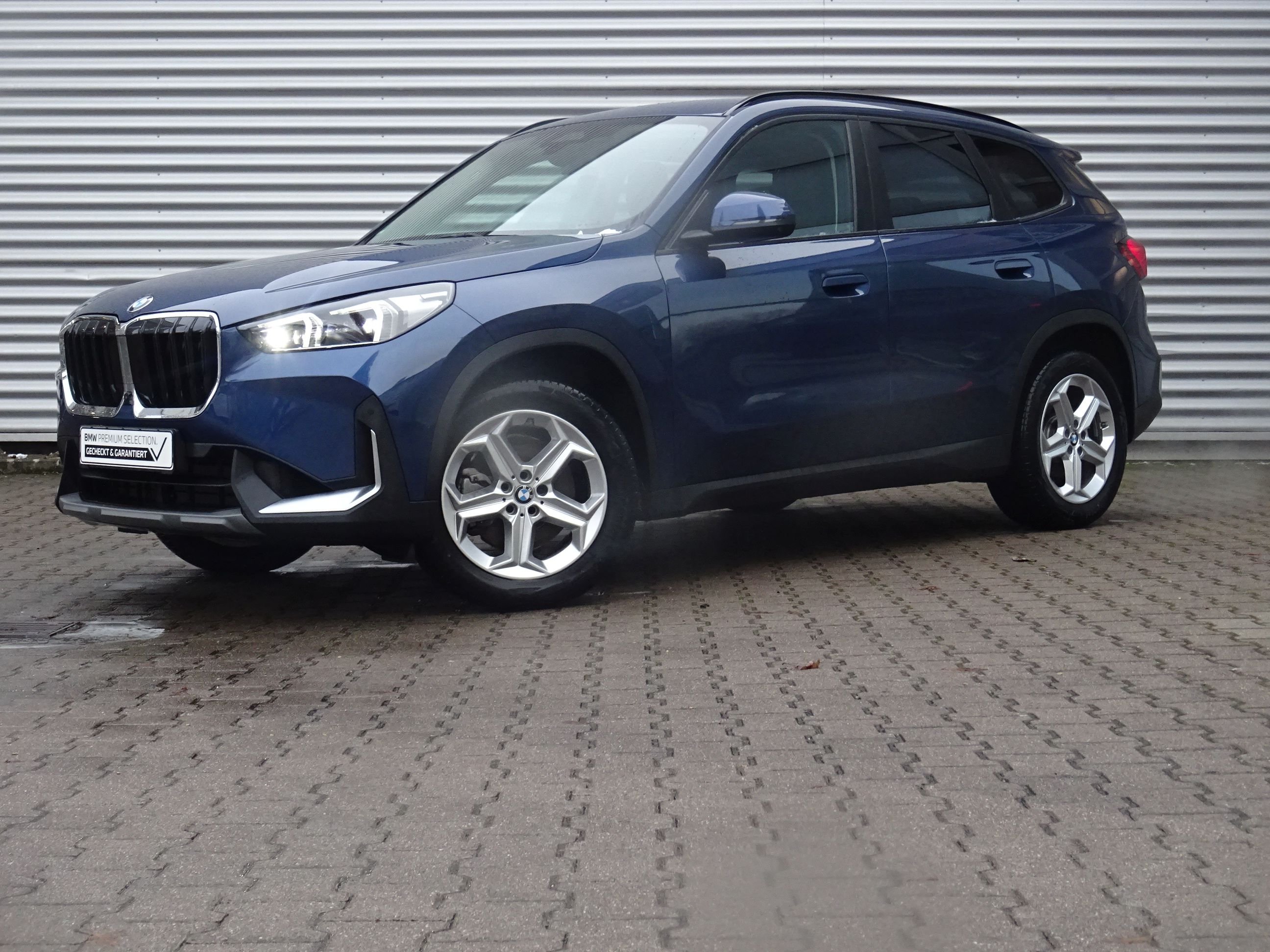 BMW X1 xDrive23i adLED HuD 360 AHK InnoPaket SH