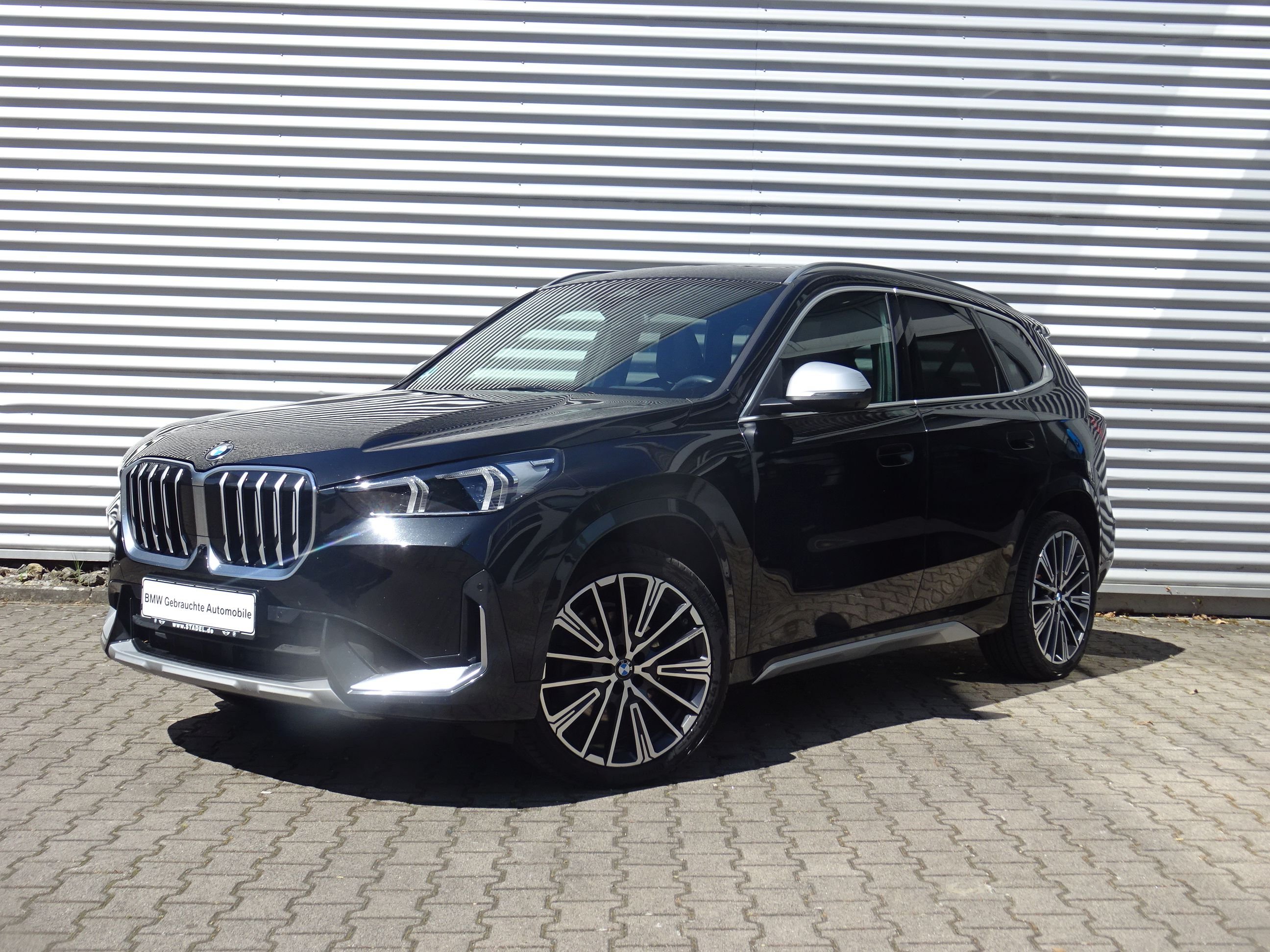 BMW X1 xDrive23i xLine HuD HiFi-h/k 360 Pano AHK SH