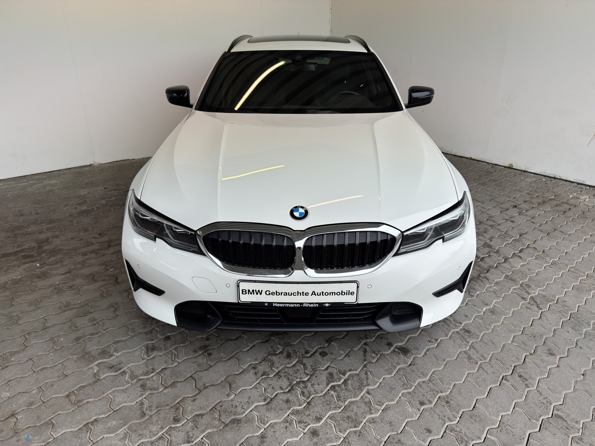 BMW 330dA xDrive Tour. Sport Line LiveCock.ACC.AHK.