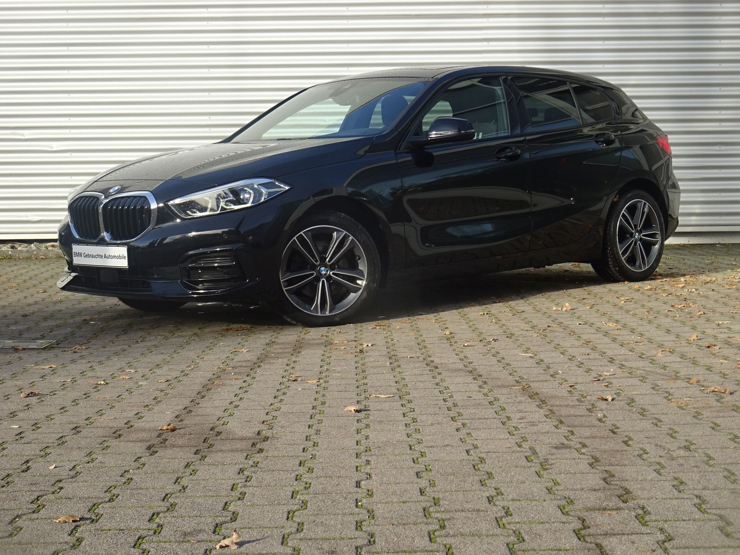 BMW 118i Lim Sport Line LED Drive/ParkAssi Pano HiFi
