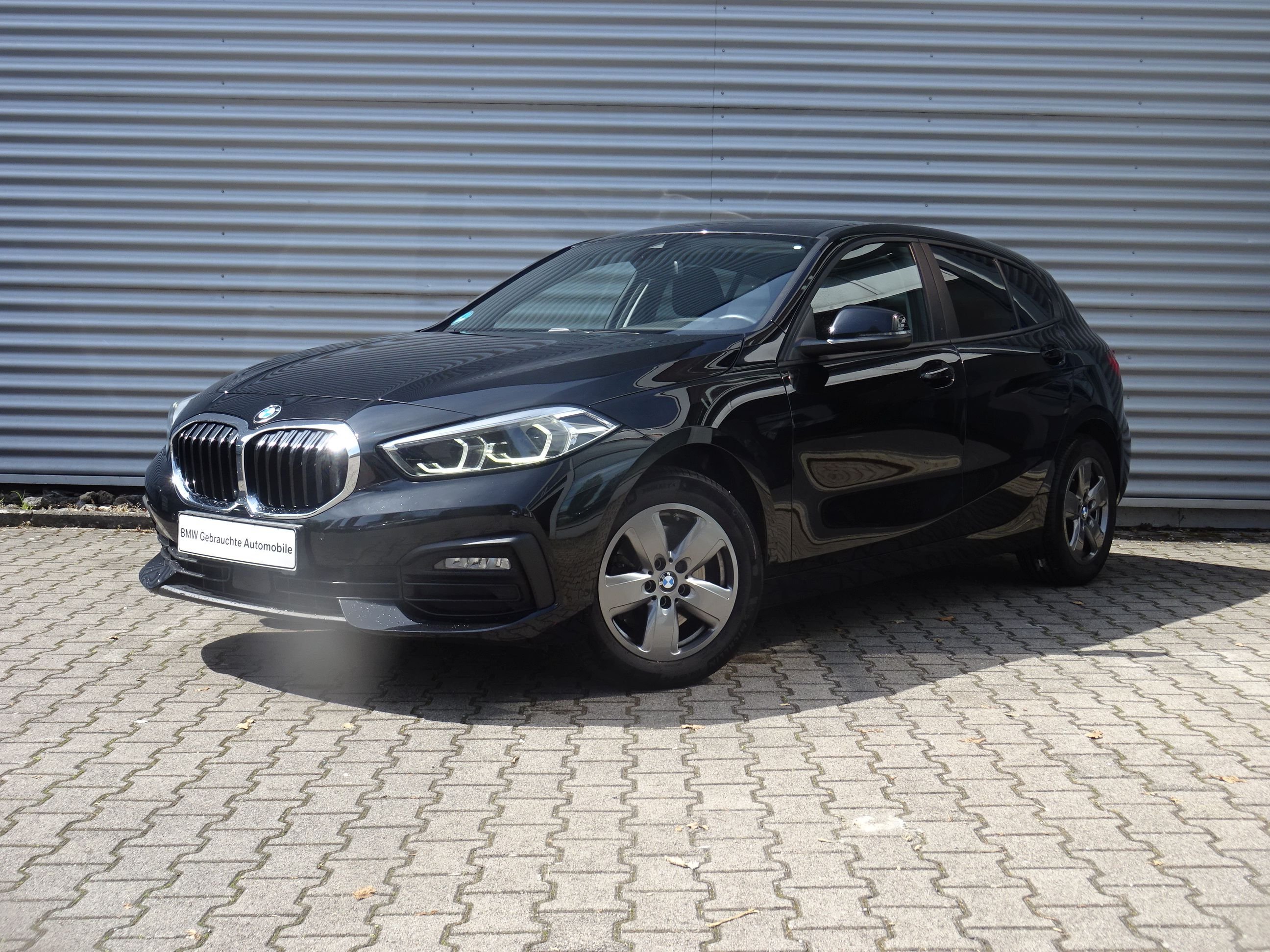 BMW 118i Lim. Advantage LED LivePro SH PDC CarPlay