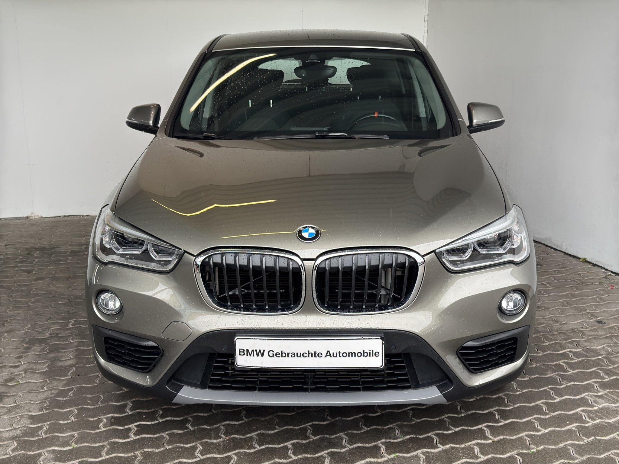 BMW X1 sDrive20iA Advantage Navi.LED.Tempo.PDC.MFL.