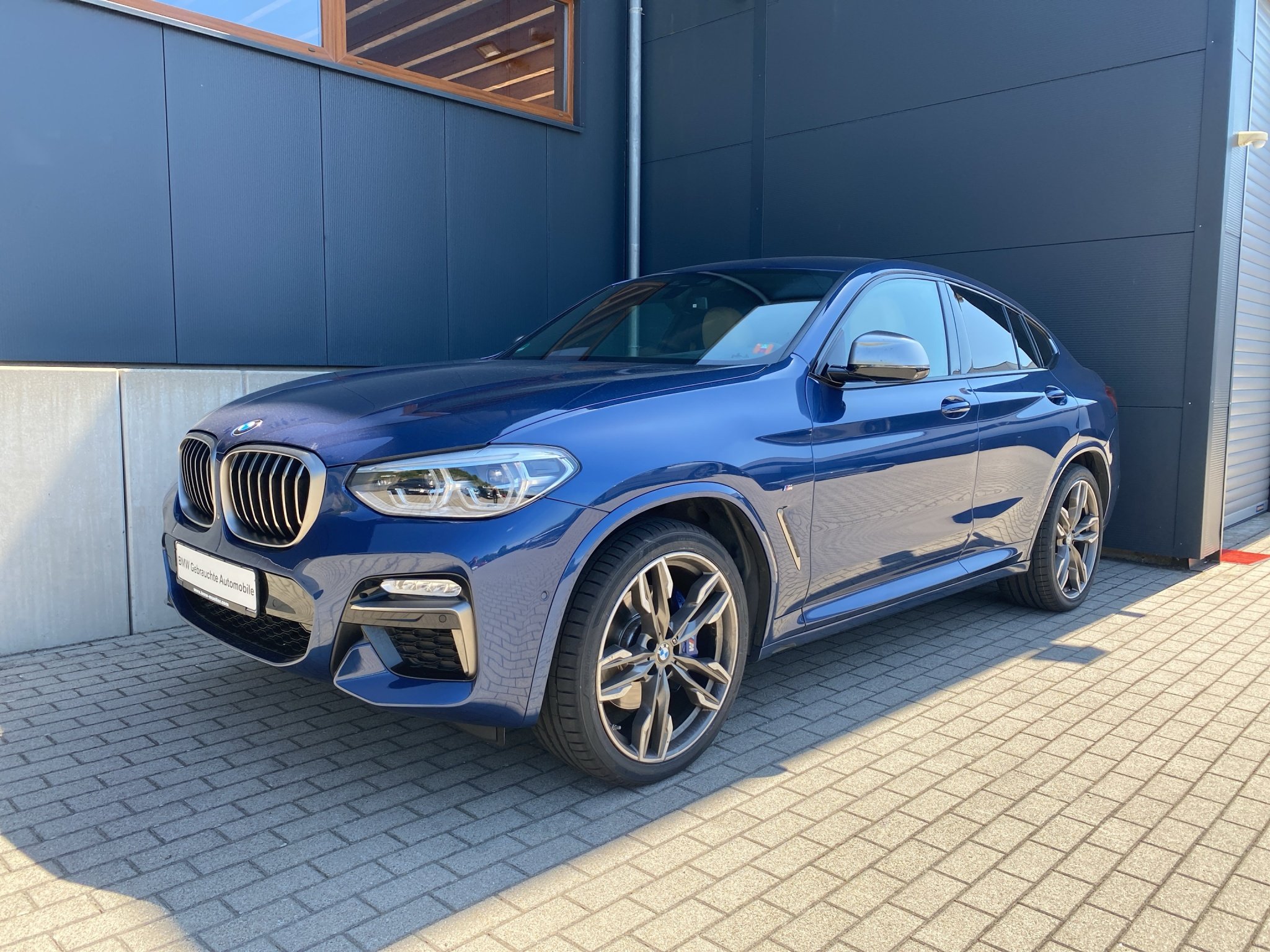 BMW X4 M40i LED+/HUD/PANO/AKUST/360/AMBI/CD/K-ZUGANG