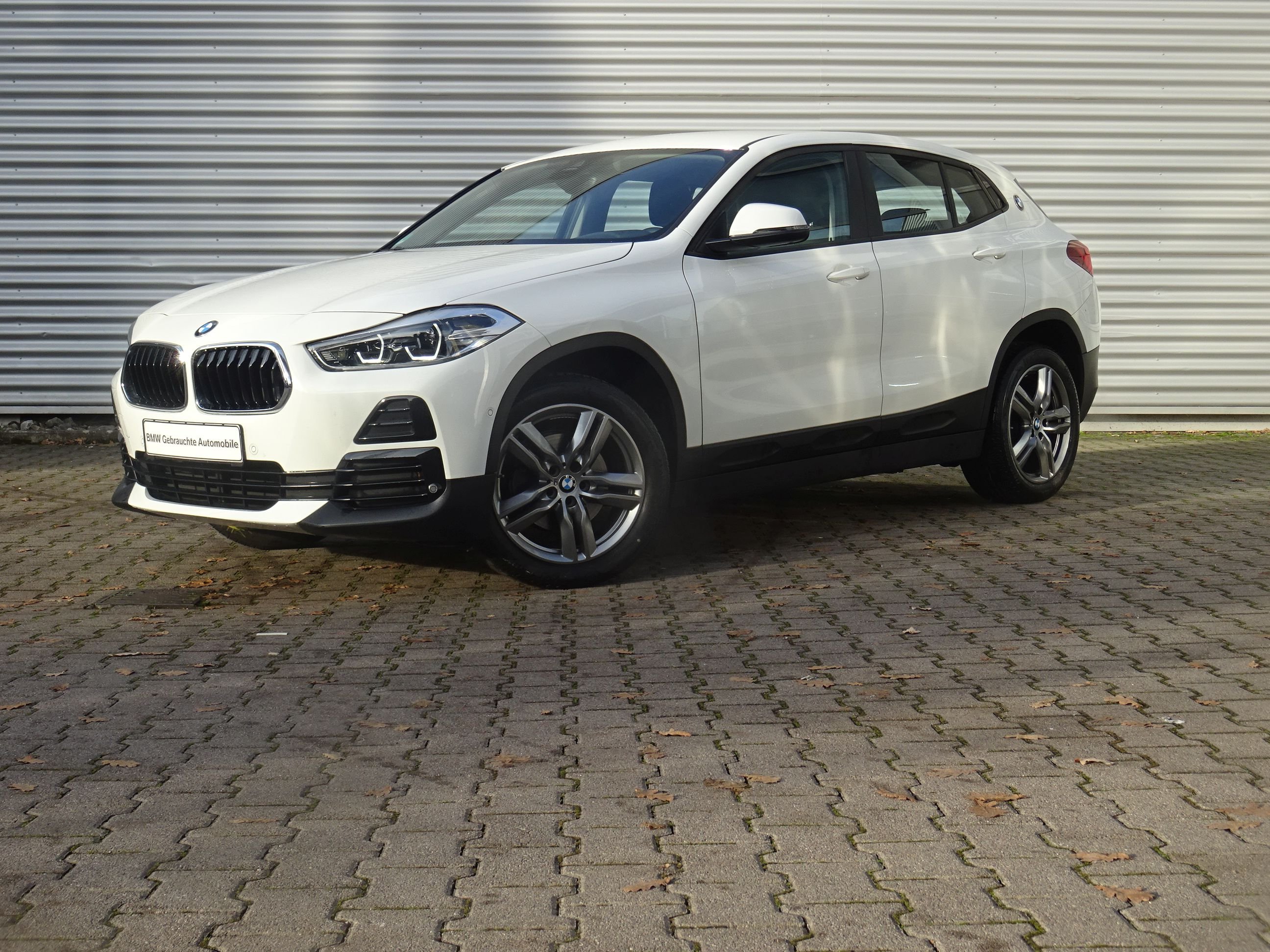 BMW X2 sDrive18i Advantage LED Navi Parkassist AHK