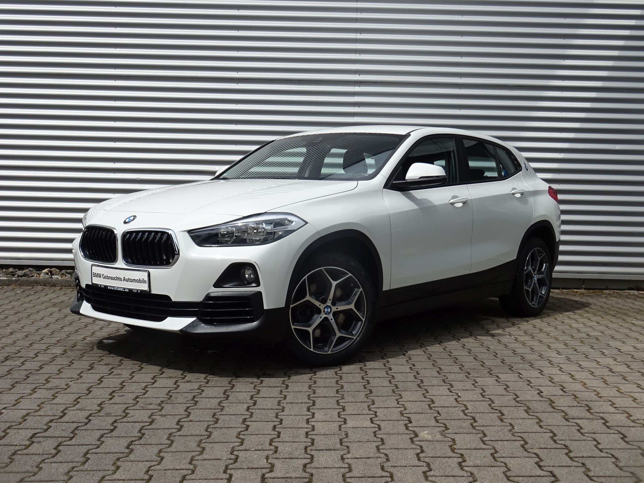 BMW X2 xDrive20i Schaltwippen 18Zoll-LM PDC SH