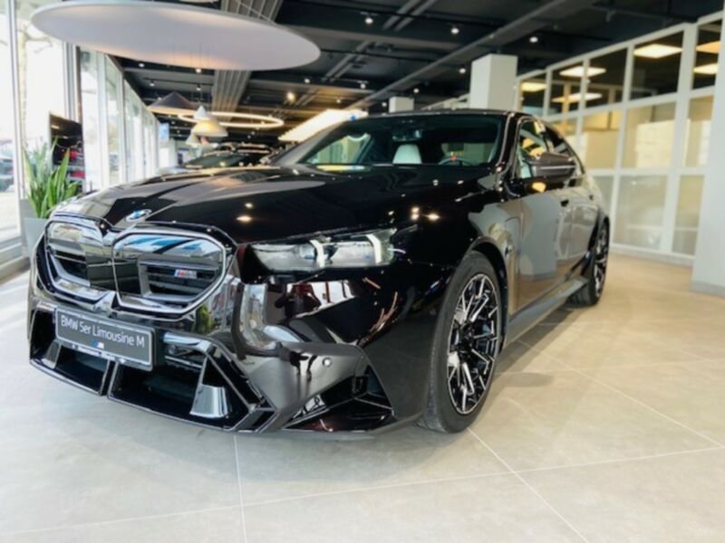 BMW M5 Limousine !Ultimate Package!