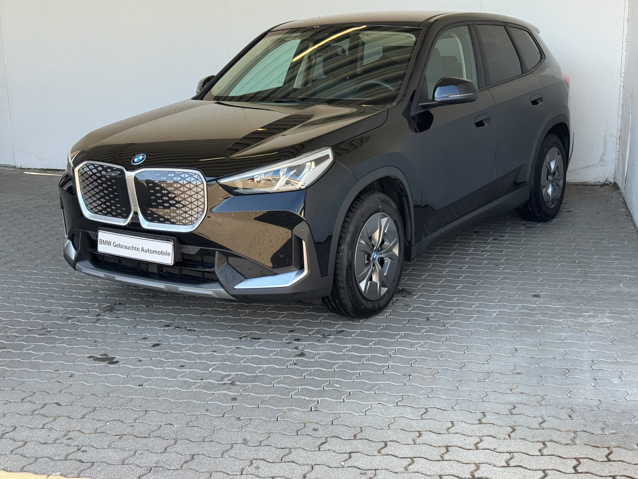 BMW iX1 xDrive30 Navi.LED.AHK.R&uuml;Kam.DAB.Sitzhz