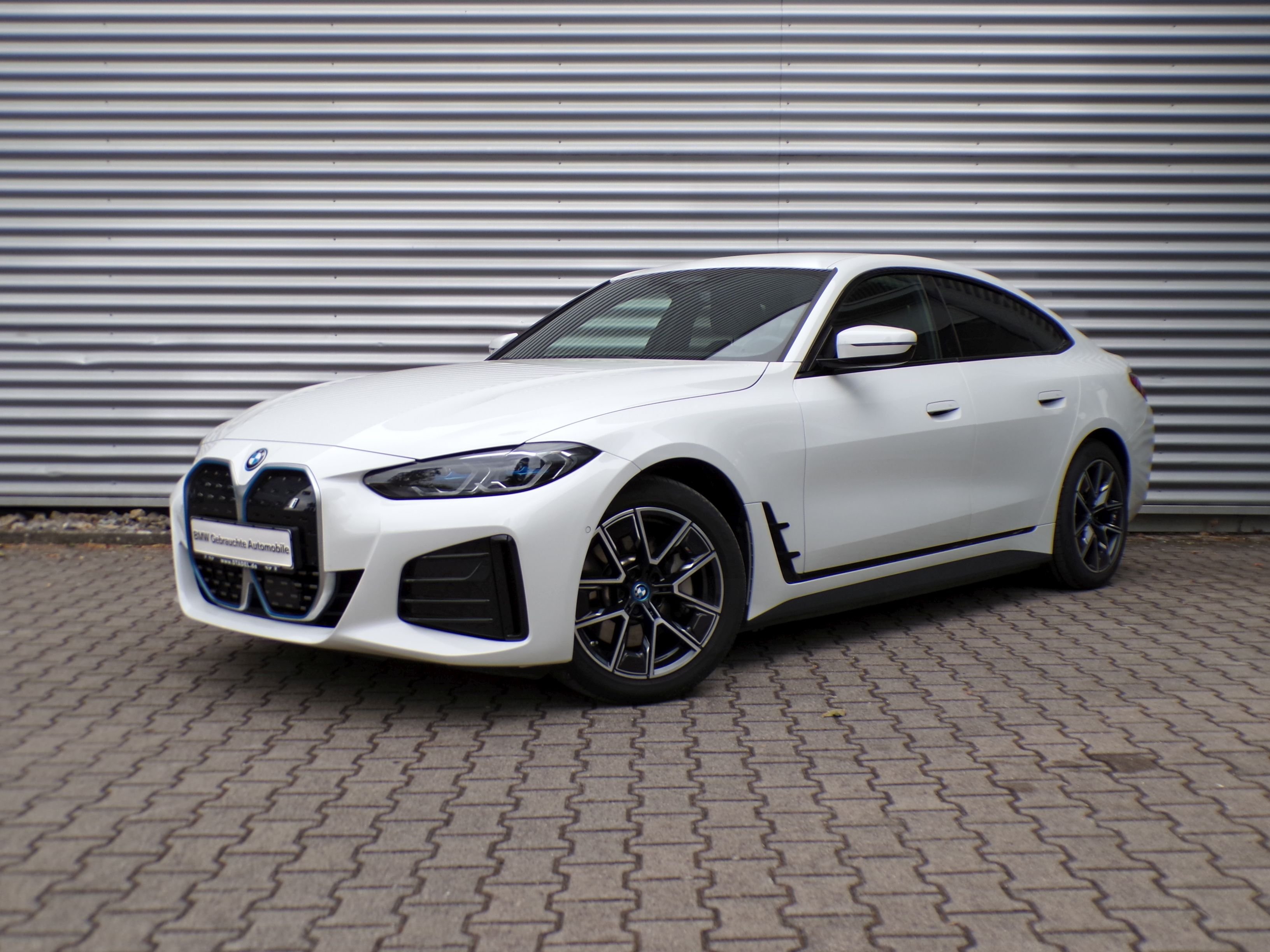 BMW i4 eDrive40 M Sport Laser HuD HiFi Kamera AHK SH